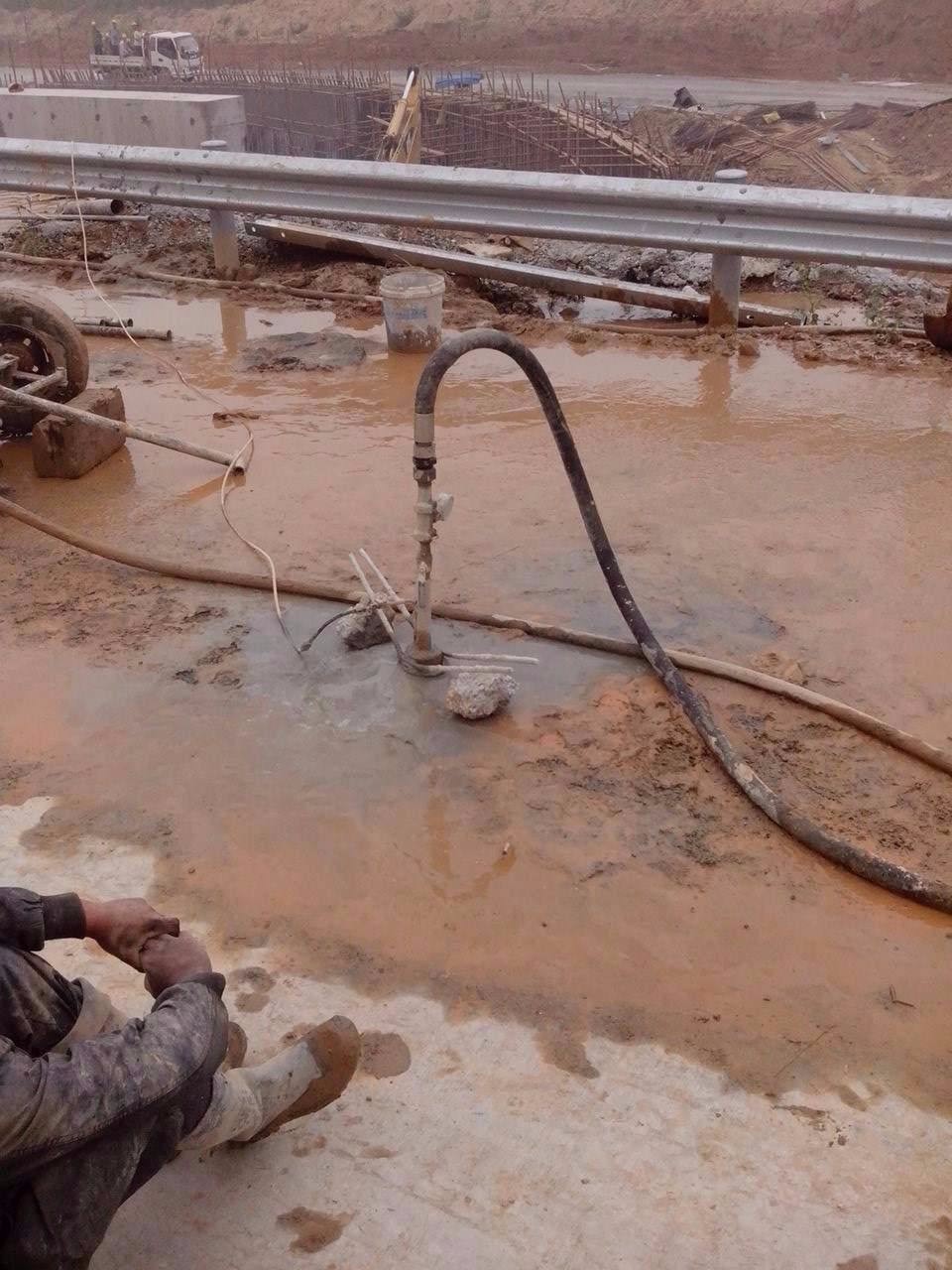 林芝路基压密注浆